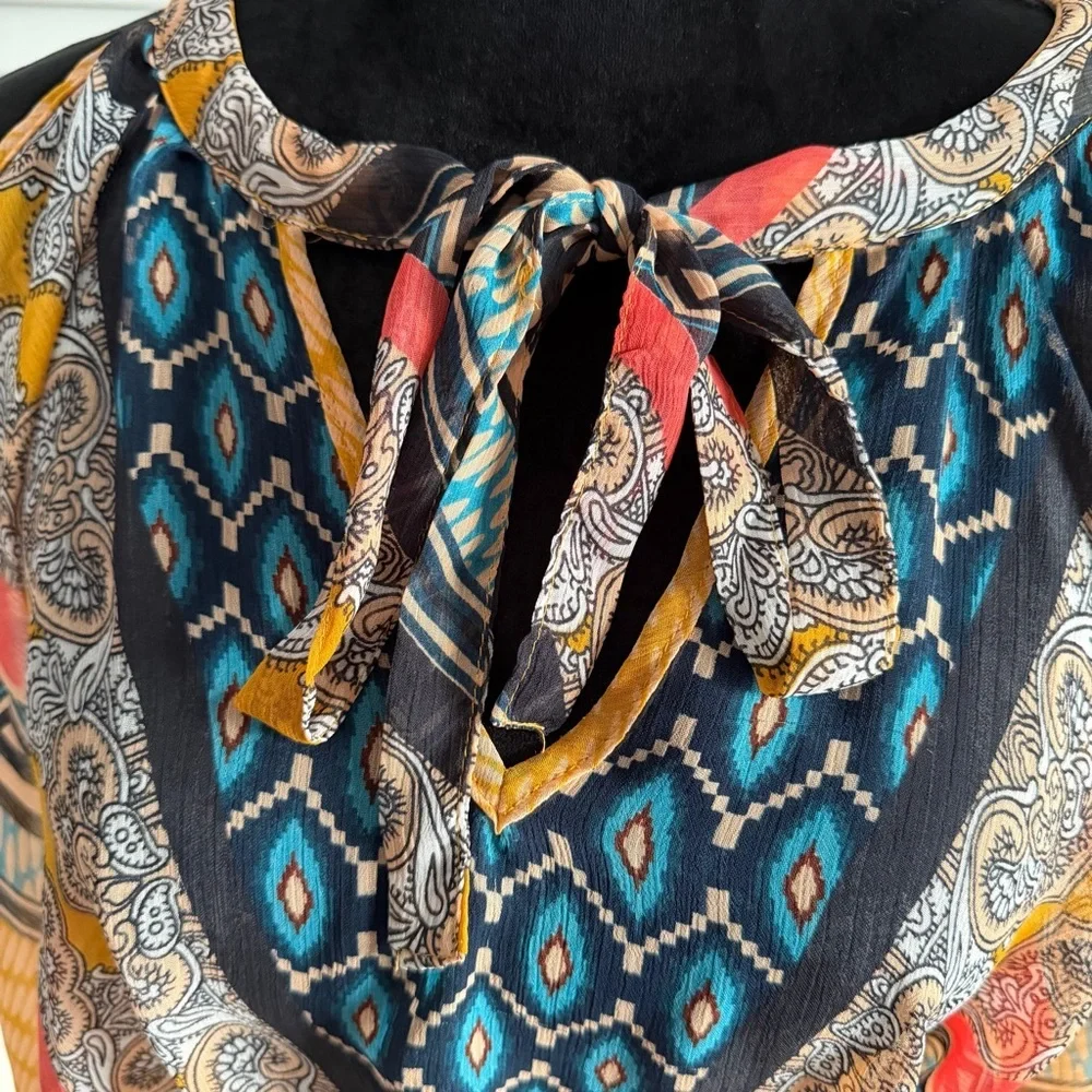 Multicolor Patterned Women's Top - Picture 3 of 8